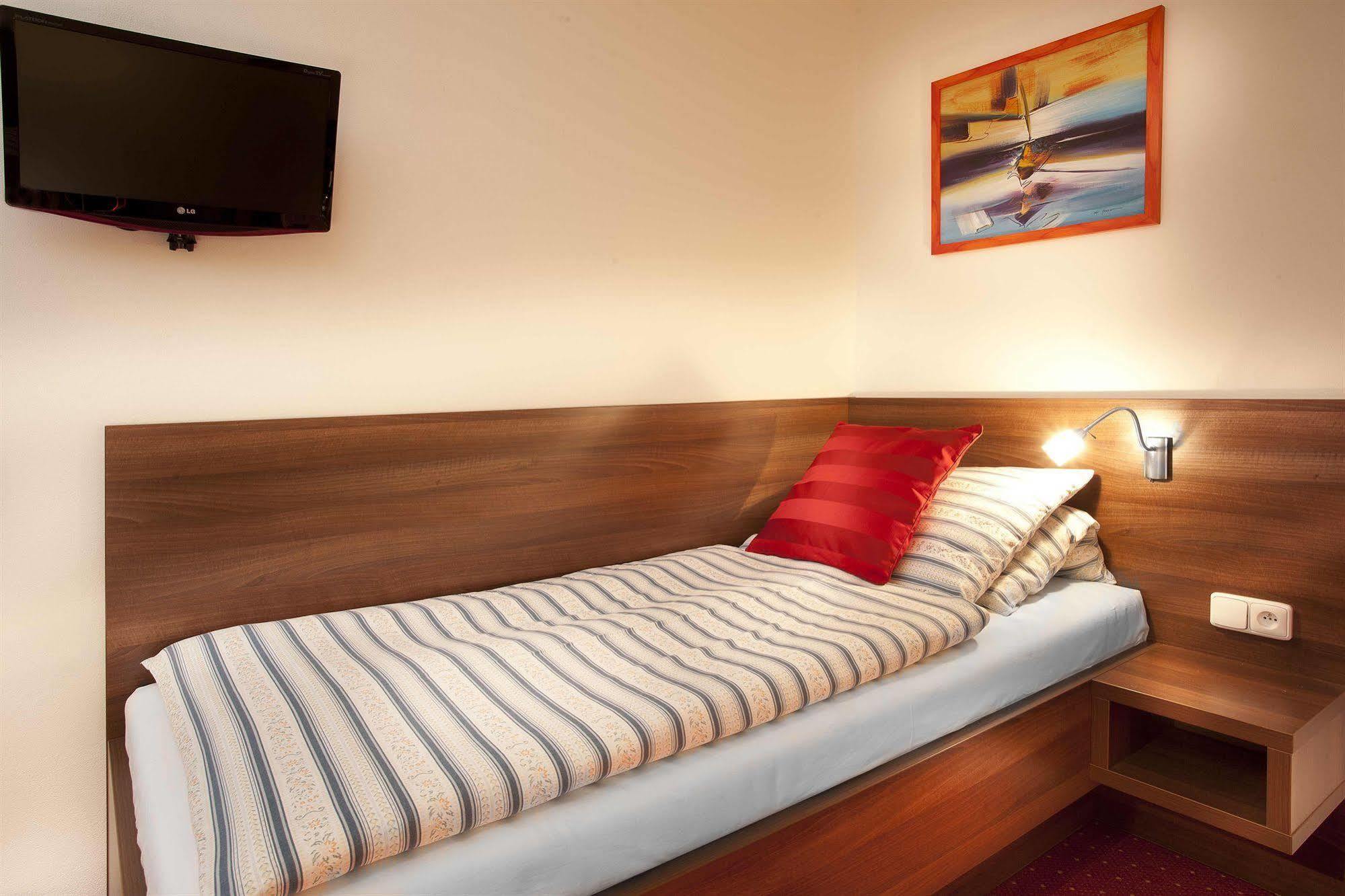 Pension Primus Beroun  Esterno foto