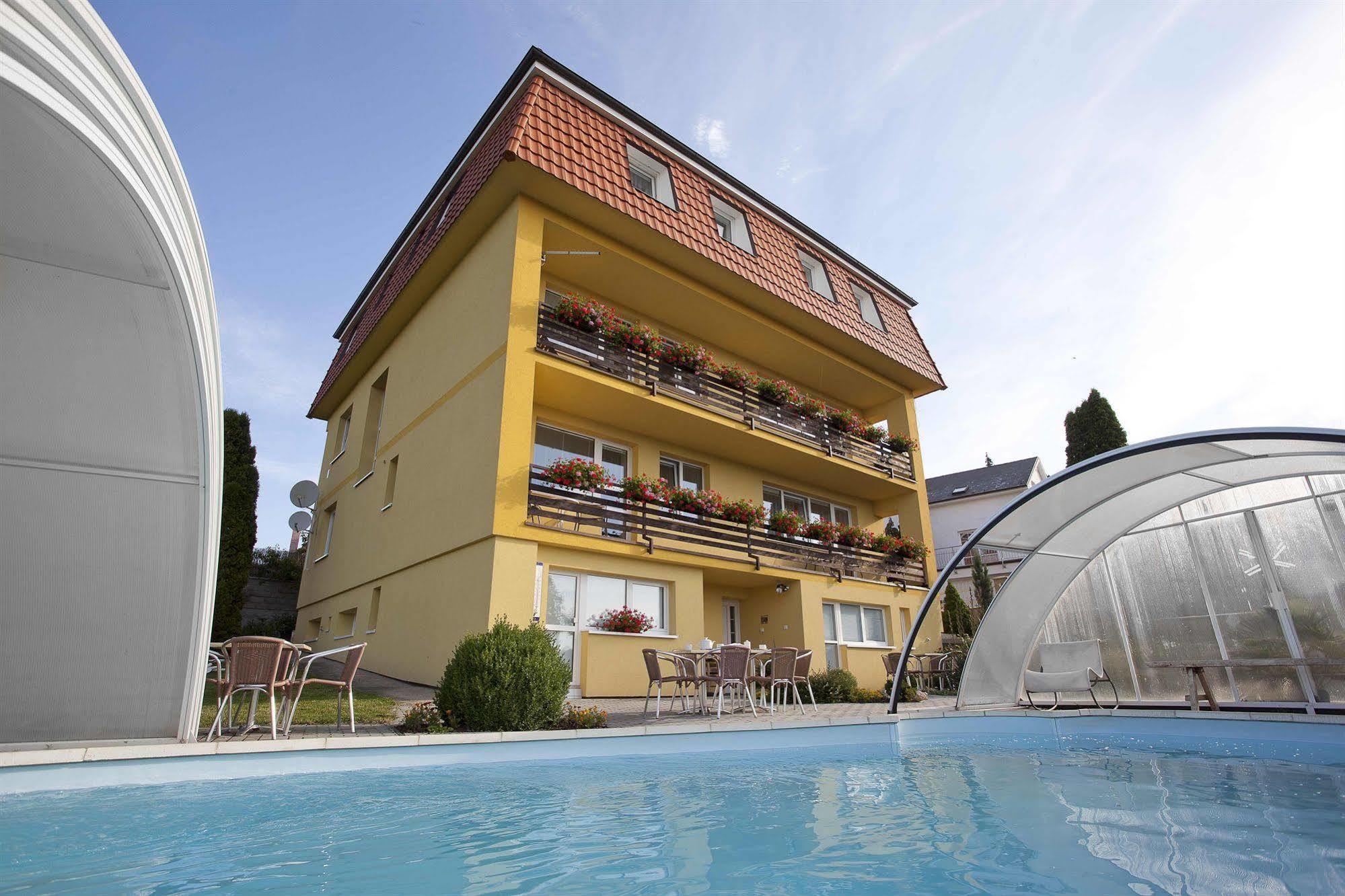 Pension Primus Beroun  Esterno foto